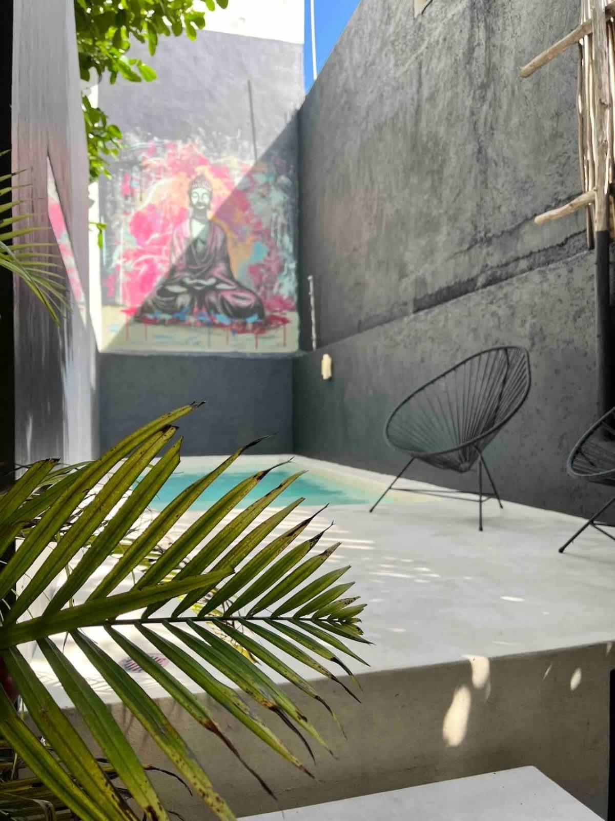 Location With Pool Holiday home
